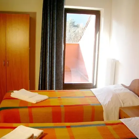 Holiday home — Pool — Idro *